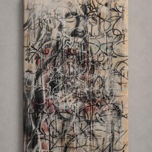 Bitch n.4 appartiene alla serie realizzata nel 2025 e sviluppa il linguaggio della calligrafia urbana italiana attraverso un formato orizzontale compatto e ad alta densità visiva. La superficie stratificata rivela il processo pittorico e il gesto calligrafico attraverso una lettura ravvicinata, mantenendo forte presenza materica e tensione compositiva.