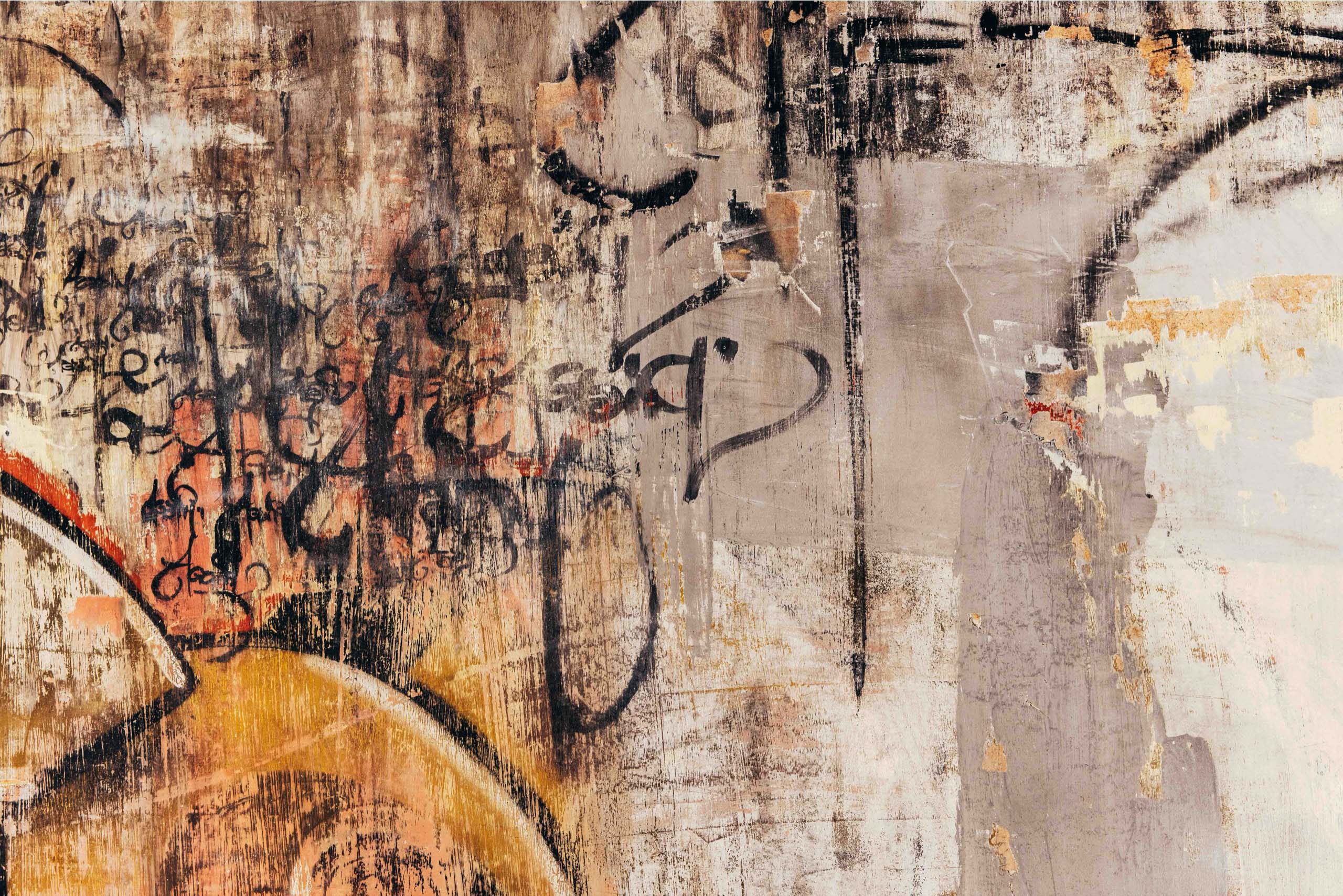 For Emy n.1 appartiene alla serie realizzata nel 2012 e sviluppa il linguaggio della calligrafia urbana attraverso una composizione monumentale, stratificata e materica. Il gesto calligrafico costruisce una superficie intensa e immersiva dove scrittura, ritmo e spazio pittorico si fondono in una presenza contemporanea.