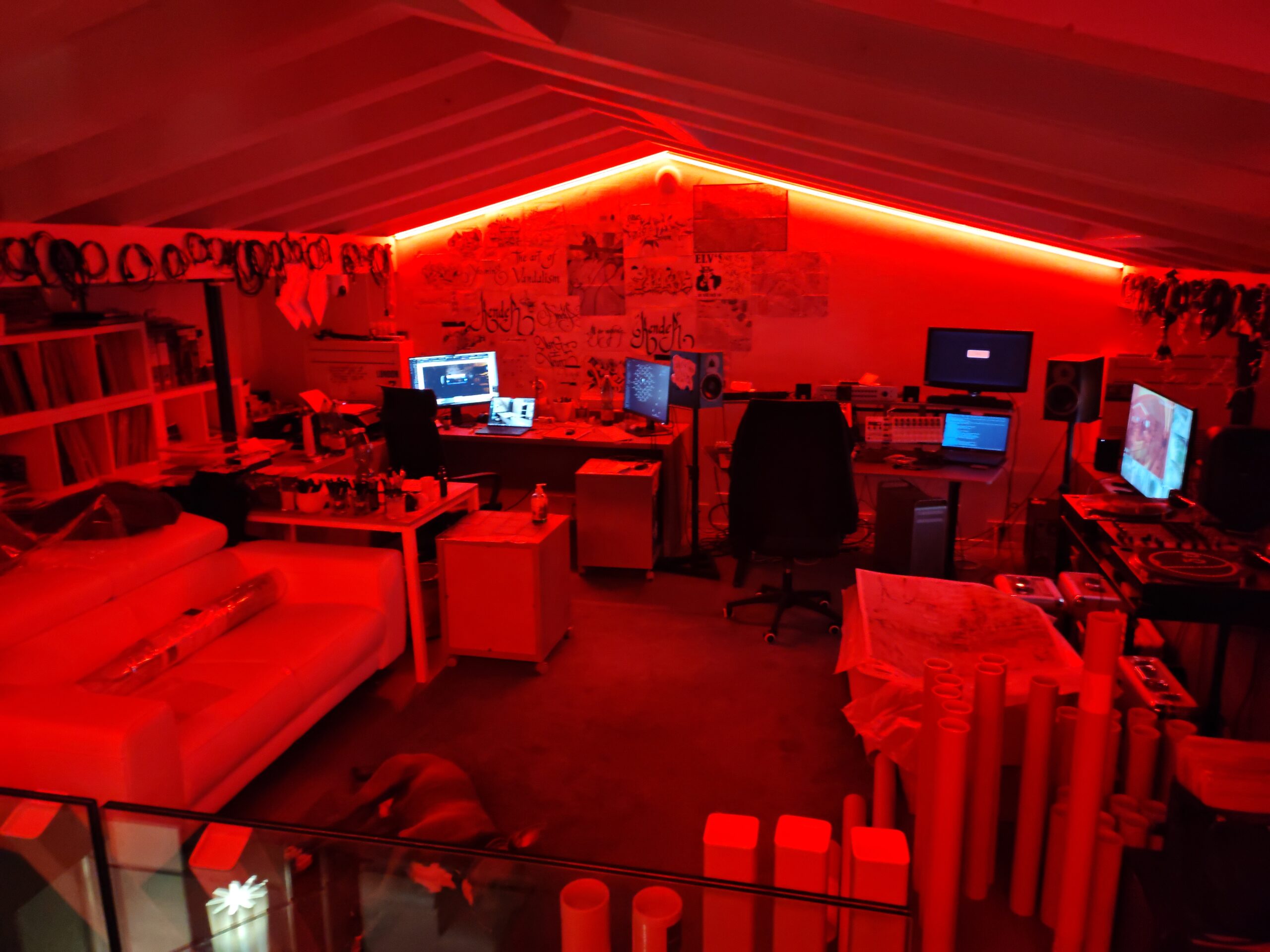 Dettaglio dello studio di Kende