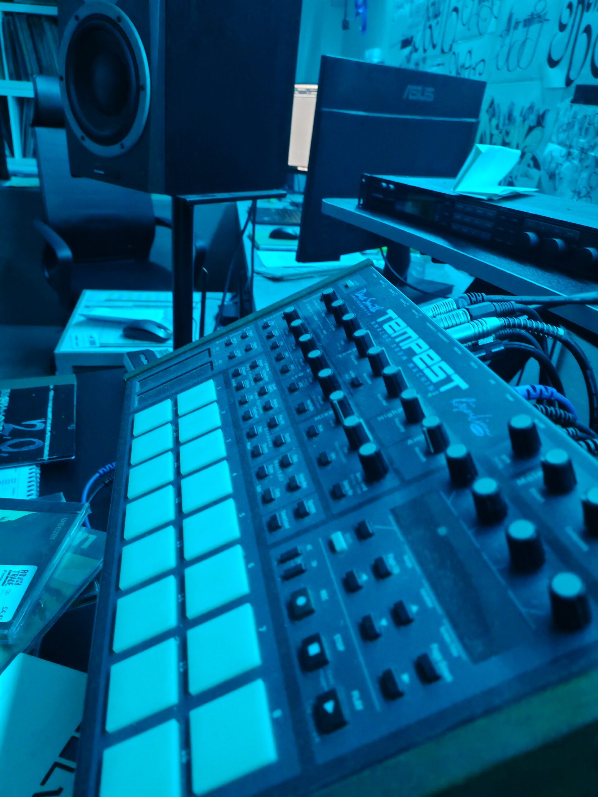 Dettaglio dello studio di Kende