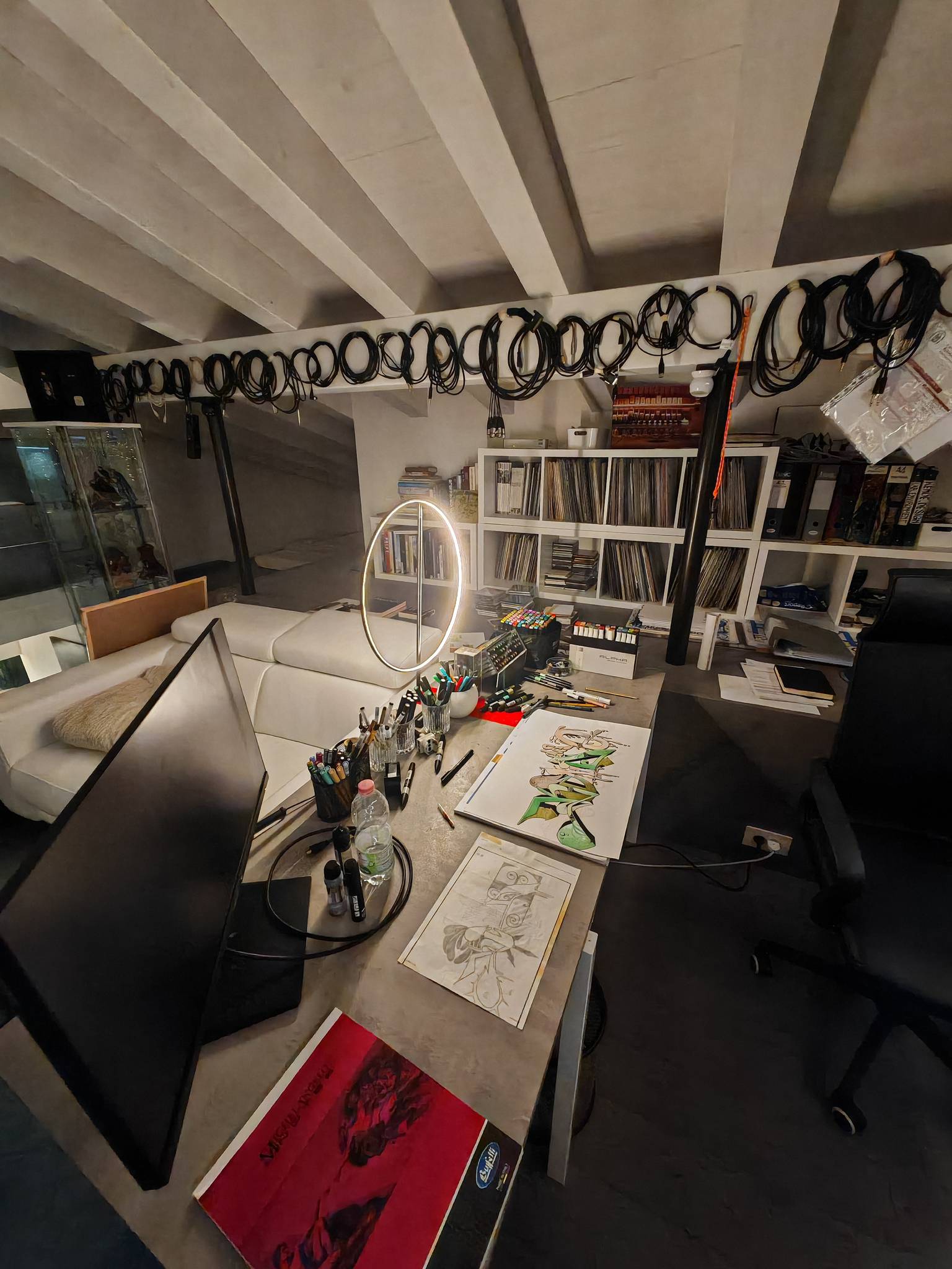 Dettaglio dello studio di Kende
